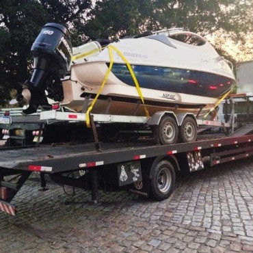 Transporte de Lancha em COLOMBO